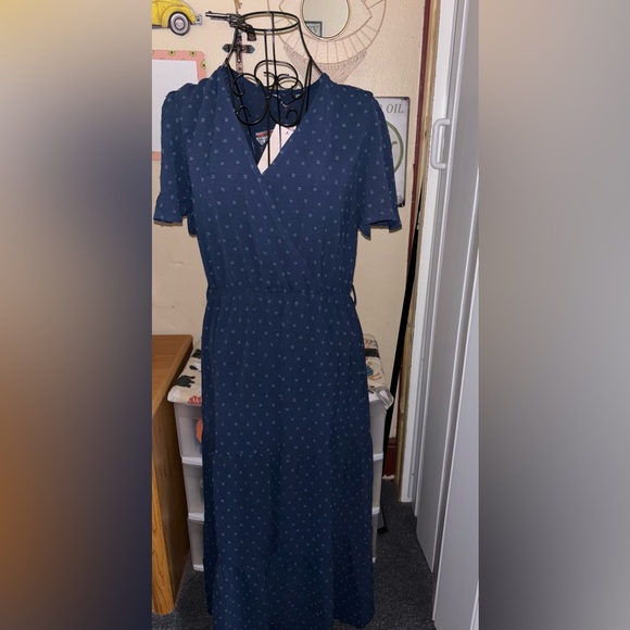 3 tier polka dot summer dress with belt..(NWT) size medium - Picture 5 of 6